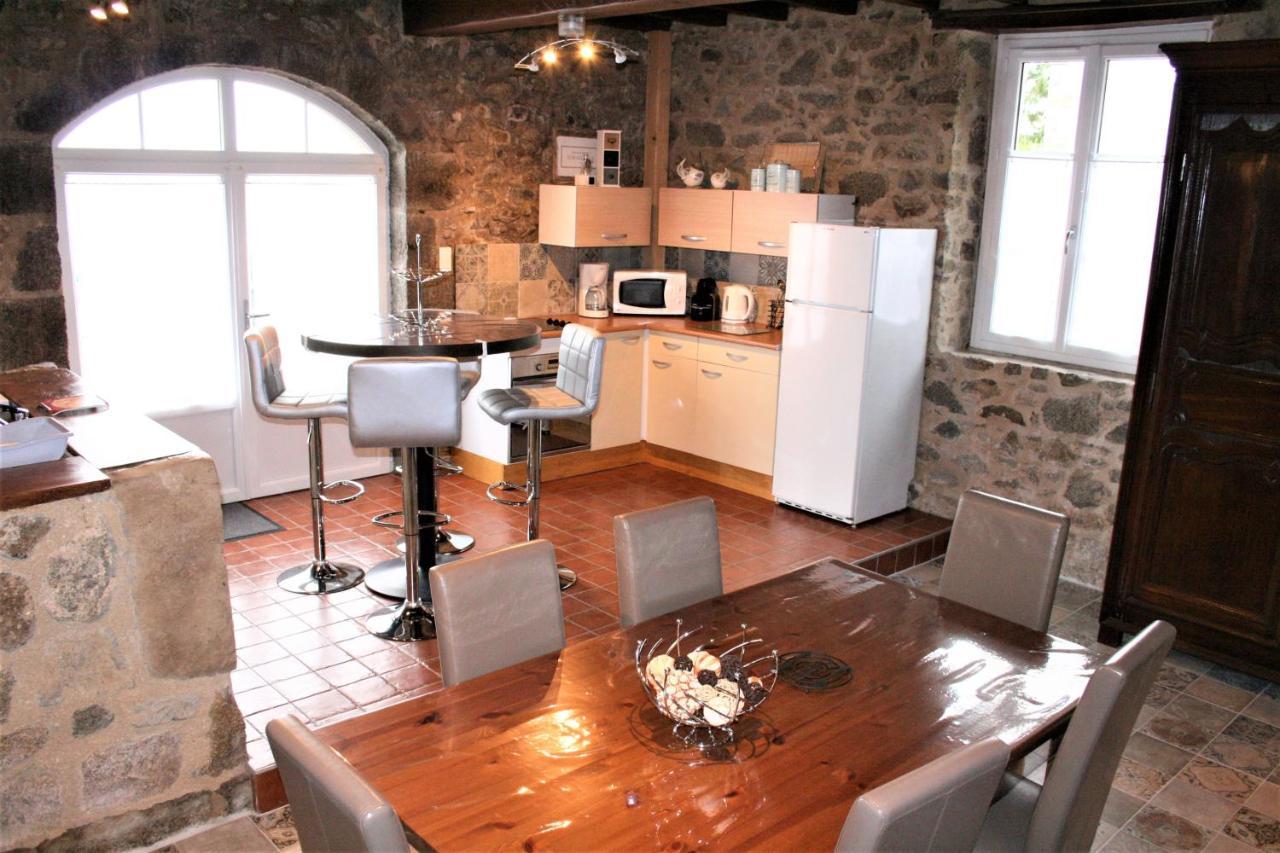 Maison D'Hotes Et Gites La Chouannerie A Cote Du Parc Du Puy Dufou Pouzauges Ngoại thất bức ảnh