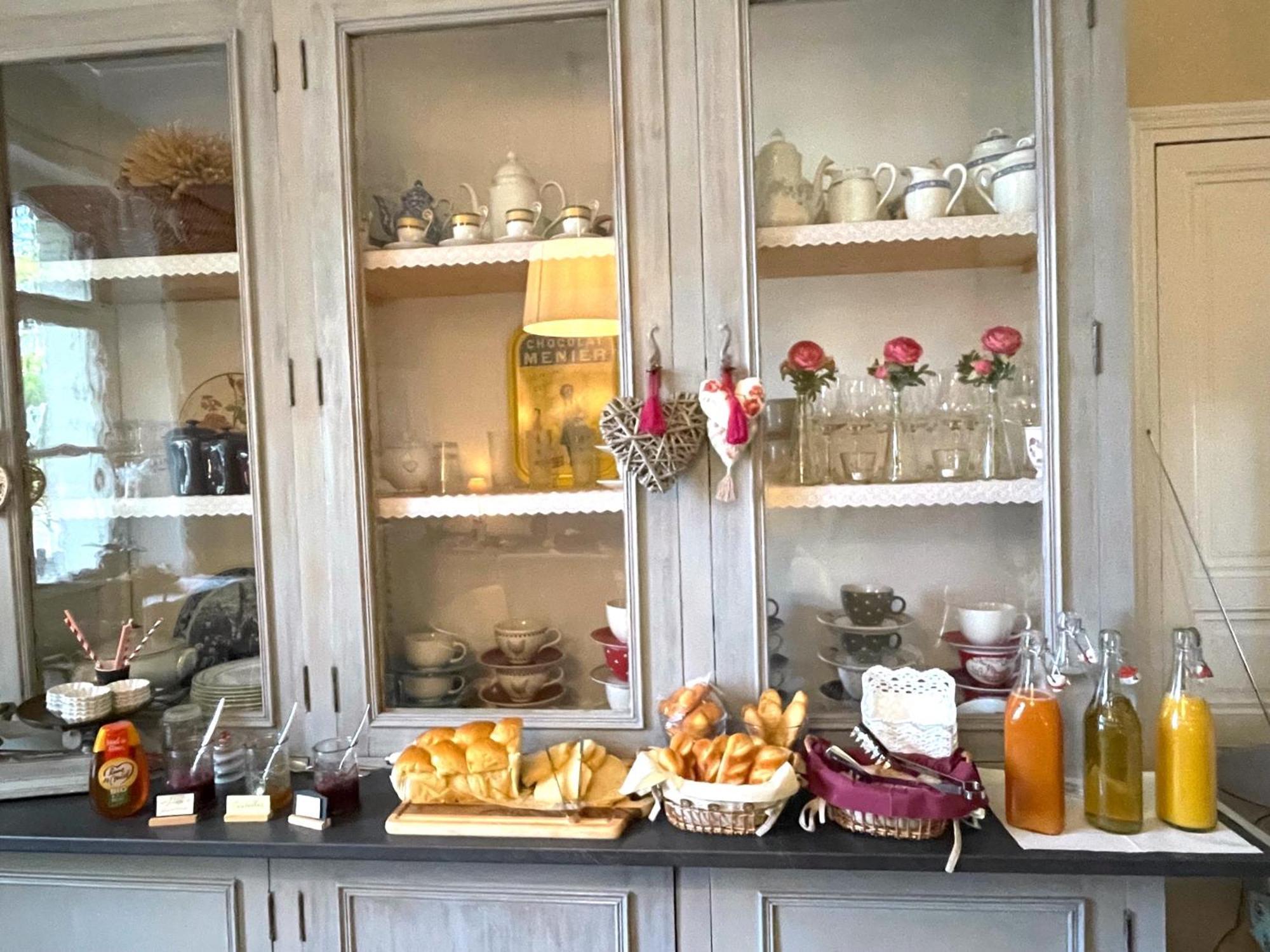 Maison D'Hotes Et Gites La Chouannerie A Cote Du Parc Du Puy Dufou Pouzauges Ngoại thất bức ảnh