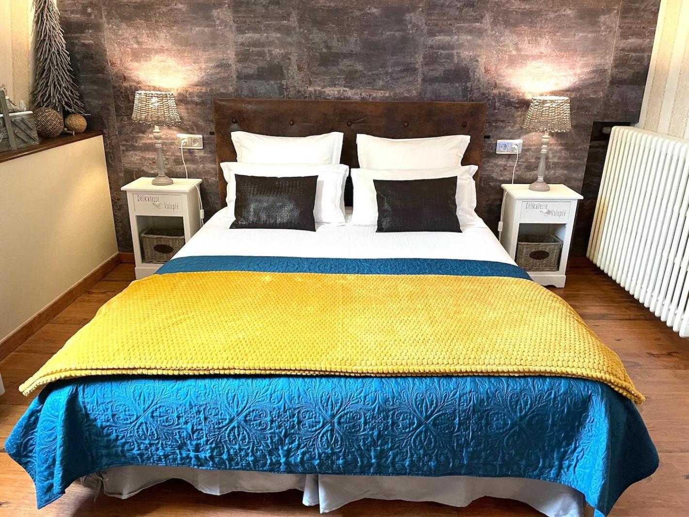 Maison D'Hotes Et Gites La Chouannerie A Cote Du Parc Du Puy Dufou Pouzauges Ngoại thất bức ảnh