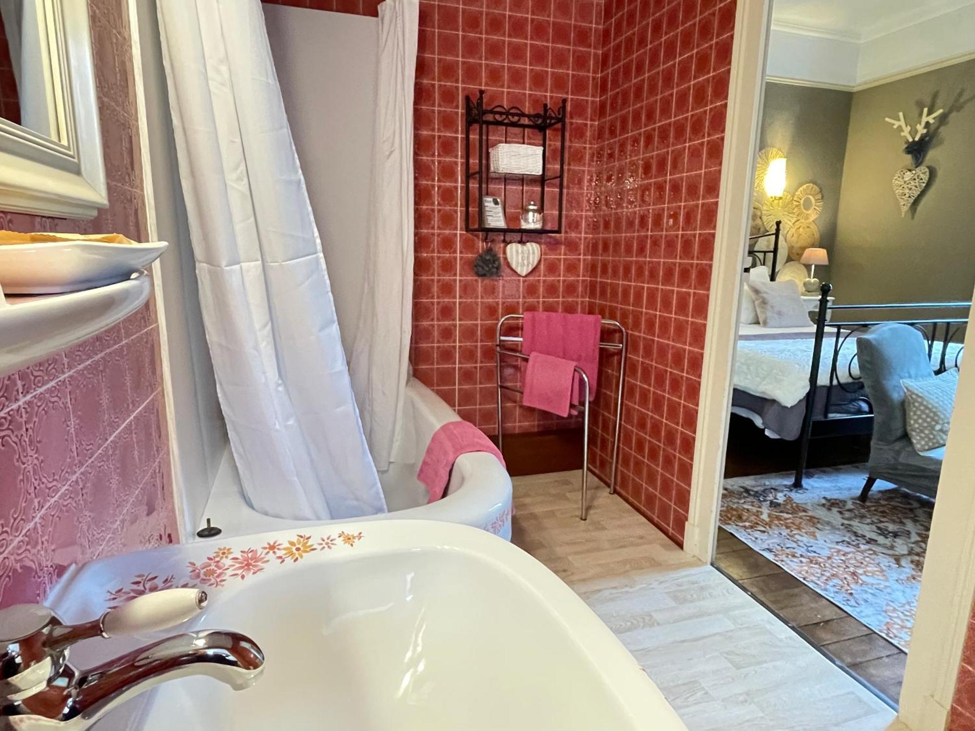 Maison D'Hotes Et Gites La Chouannerie A Cote Du Parc Du Puy Dufou Pouzauges Ngoại thất bức ảnh
